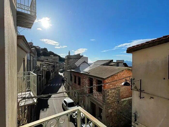 Appartamento quadrilocale in vendita in Via Orientale Sarda, Baunei