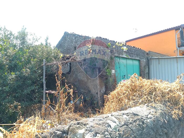 Casa bilocale in vendita in Via Strada Malpassoti, Riposto