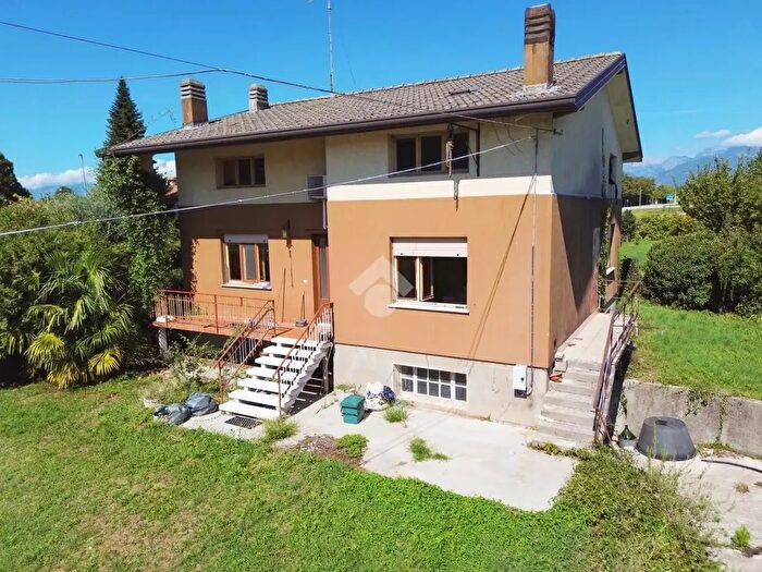 Casa con 6 locali in vendita in Via Morosini, Vivaro