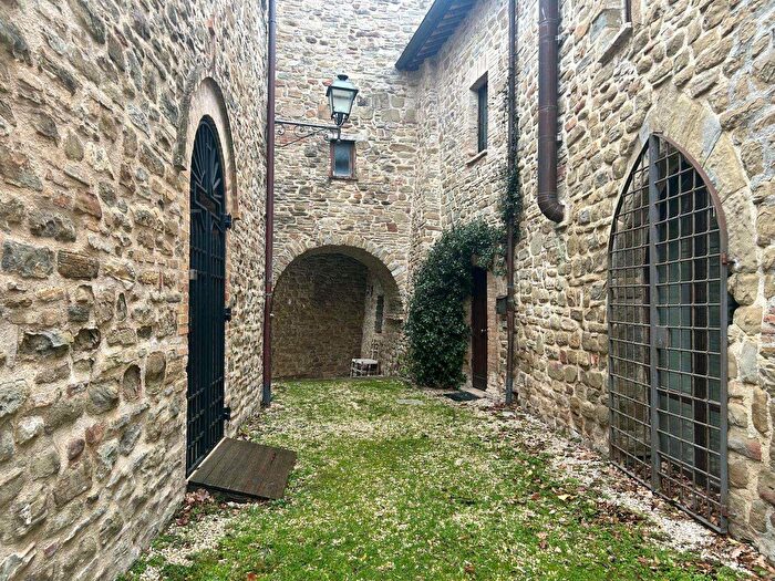 Casa con 10 locali in vendita in Località Porziano Snc, Assisi