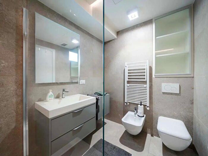 Appartamento monolocale in affitto in Via Ciro Menotti, Milano