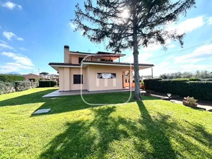 Casa con 6 locali in vendita in Via Castagnole, Marino