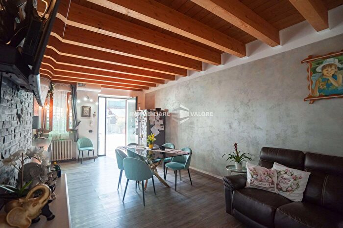 Appartamento trilocale in vendita in Roverbella