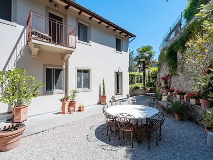 Casa con 6 locali in vendita in Via delle Fontanelle, Cortona