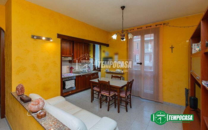 Appartamento trilocale in vendita in Via Salvo dAcquisto, Castellanza