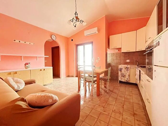 Appartamento trilocale in vendita in Via del Mulino, Scalea