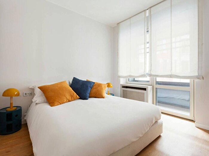 Appartamento trilocale in affitto in Via Giacomo Mellerio, San Vittore, Milano