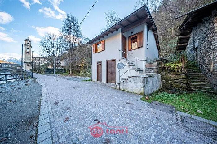 Casa bilocale in vendita in Strada Comunale della Chiesa Piuro So, Piuro