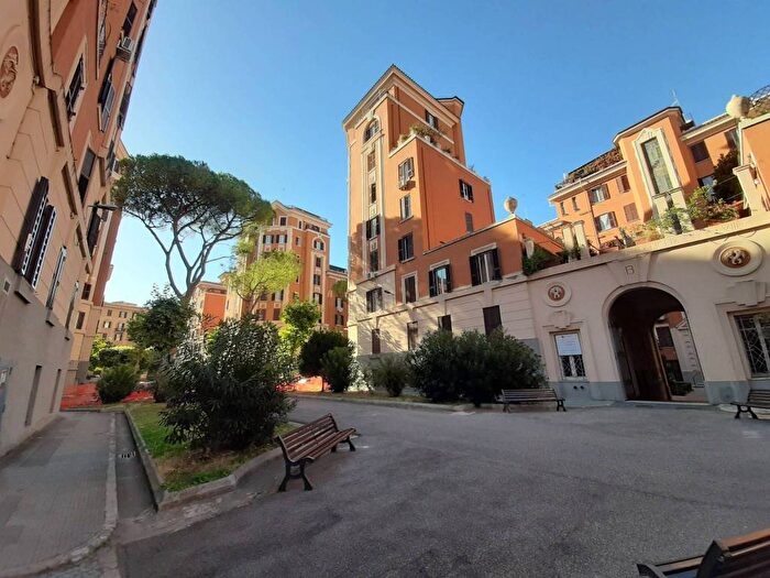 Appartamento bilocale in affitto in Via Taranto, Villa Fiorelli, Roma
