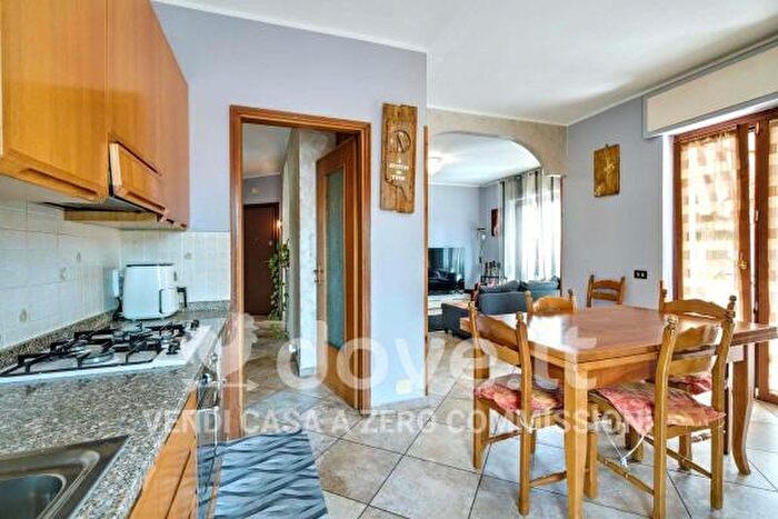 Case in Vendita e in Affitto - 2