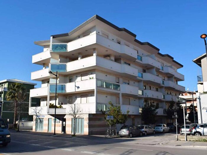 Appartamento trilocale in affitto in Via Sandro Botticelli, Stazione Centrale Corso Vittorio, Pescara