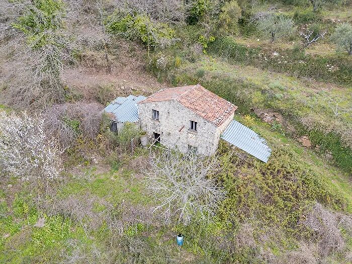 Casa quadrilocale in vendita in Via Sorrentini, San Mauro Cilento