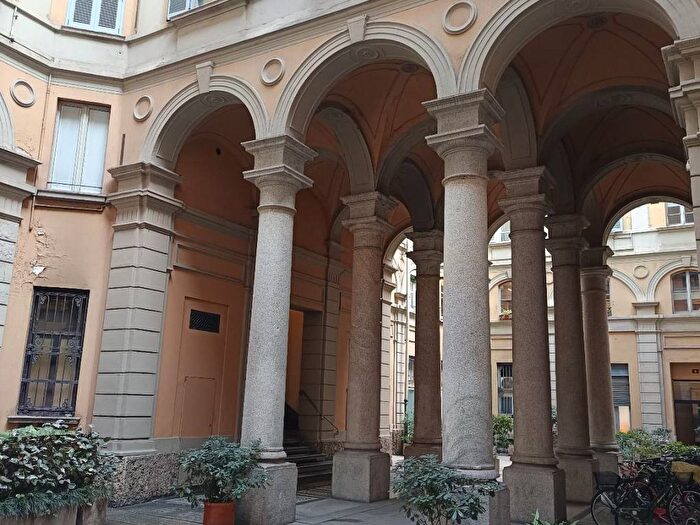 Appartamento bilocale in affitto in Piazza Guglielmo Oberdan, Porta Venezia, Milano