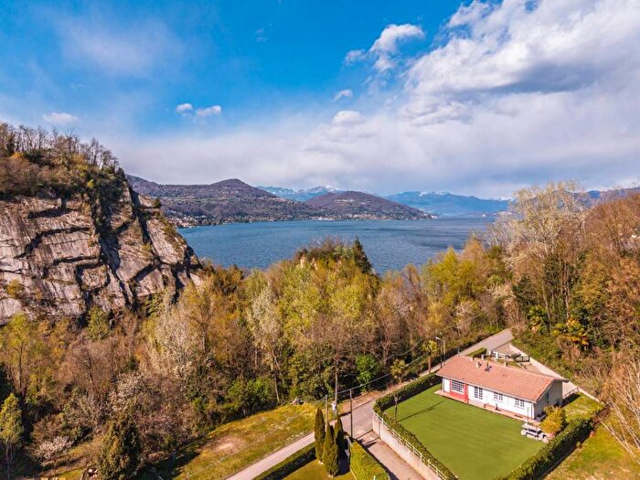 Casa con 6 locali in affitto in Via alla Rocca, Centro, Arona