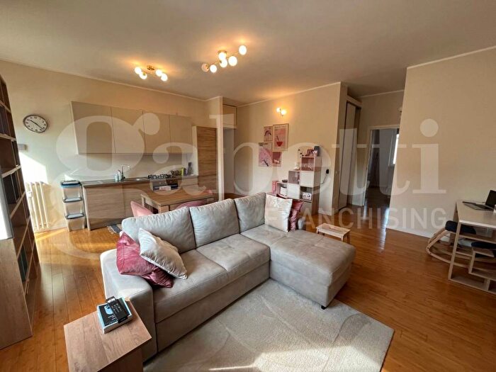 Appartamento bilocale in affitto in Via Raimondo Montecuccoli, Bande Nere, Milano