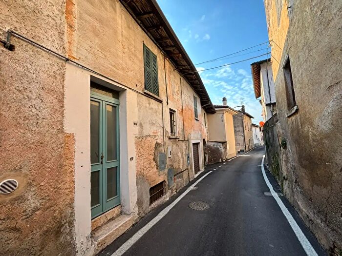 Casa quadrilocale in vendita in Botticino