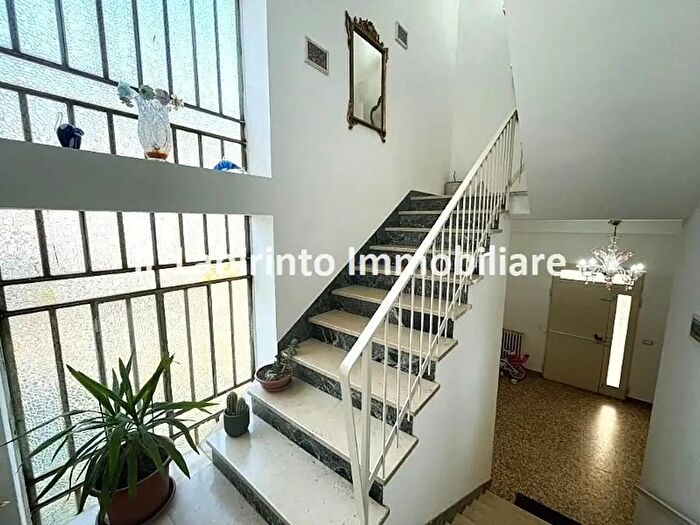 Casa con 8 locali in vendita in Via IV Novembre, Riolo Terme