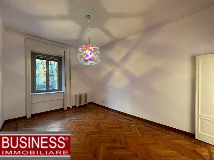 Appartamento trilocale in affitto in via Procaccini, Paolo Sarpi, Milano