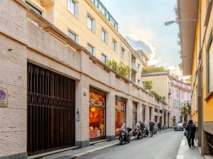 Appartamento quadrilocale in affitto in Via Santa Marta, Milano