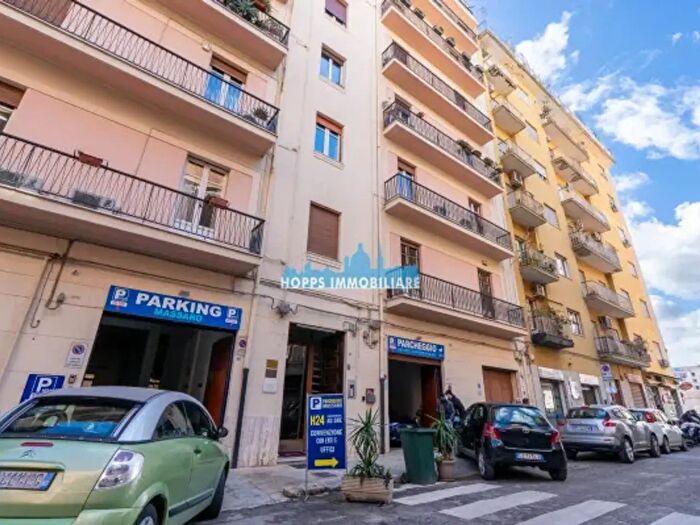 Appartamento con 6 locali in vendita in Via Giuseppina Turrisi Colonna, Palermo