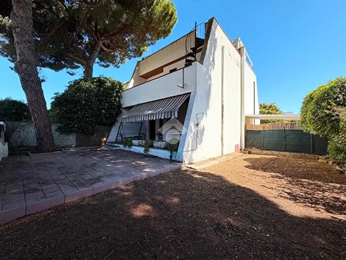Casa trilocale in vendita in Via Sette Camini, Montalto Di Castro