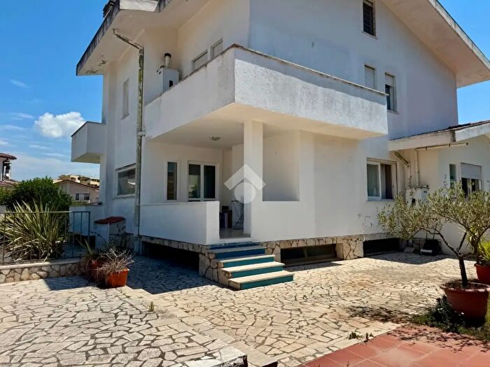 Appartamento bilocale in vendita in Via Lussemburgo, Sabaudia
