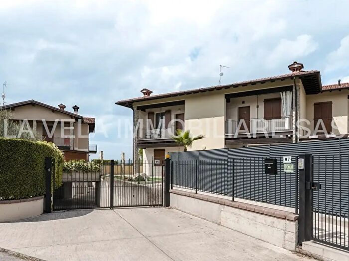 Appartamento bilocale in vendita in Desenzano Del Garda