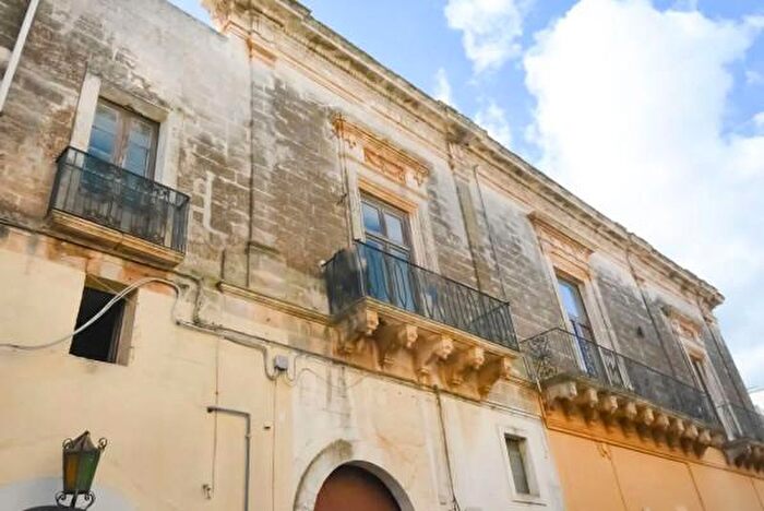 Casa con 6 locali in vendita in San Vito Dei Normanni