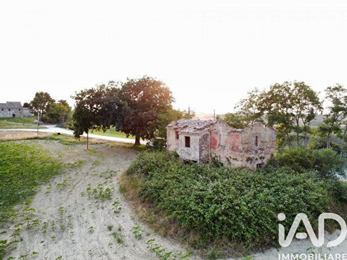Casa quadrilocale in vendita in Via Pellucca, Filottrano