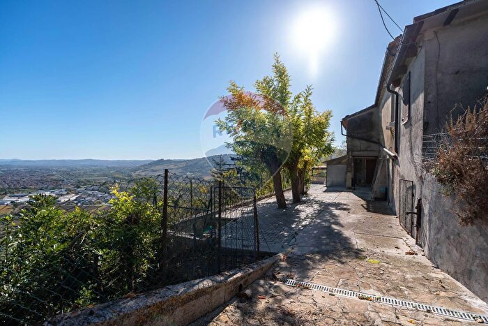 Casa con 5 locali in vendita in Via Piagge, Castelplanio