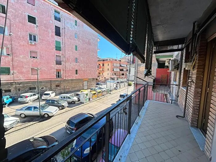 Appartamento bilocale in vendita in Via S Maria ai Monti, Napoli