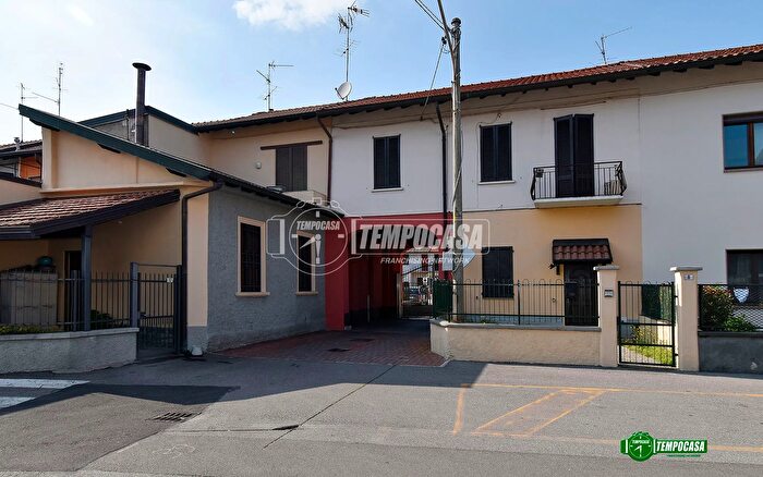 Appartamento monolocale in vendita in Via Val dOssola, Vanzago