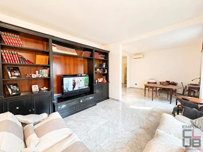 Appartamento con 6 locali in vendita in Ntonio Canova, Empoli