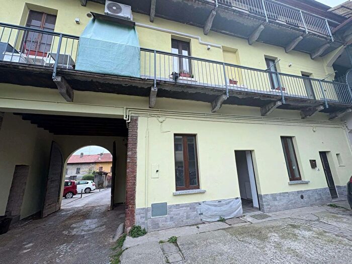 Appartamento bilocale in vendita in Via Ortelli, Appiano Gentile