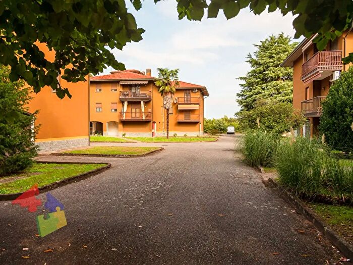 Appartamento trilocale in vendita in Via Pastore, Motta Visconti