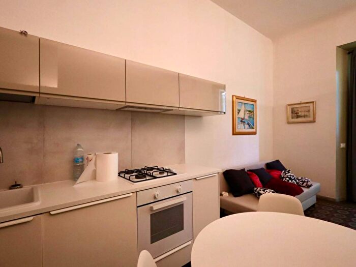 Appartamento bilocale in affitto in Via Leone Leoni, Borghi, Como