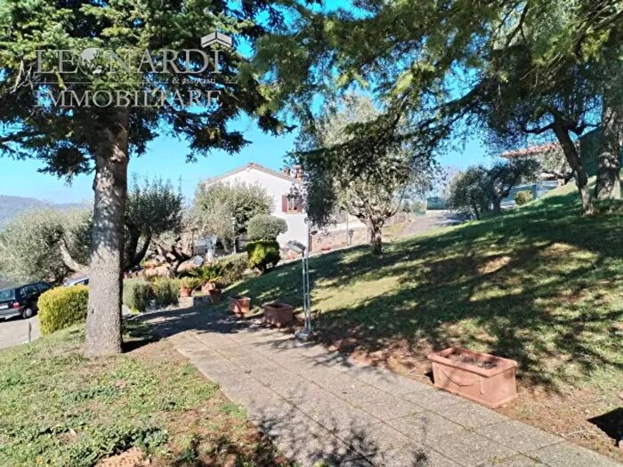 Casa con 6 locali in vendita in Via Alcide De Gasperi, Corciano