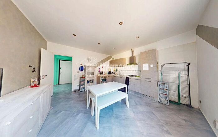 Appartamento trilocale in vendita in Via Roma, Volpiano