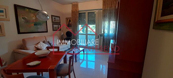 Appartamento con 5 locali in vendita in Arco Polo, Viareggio