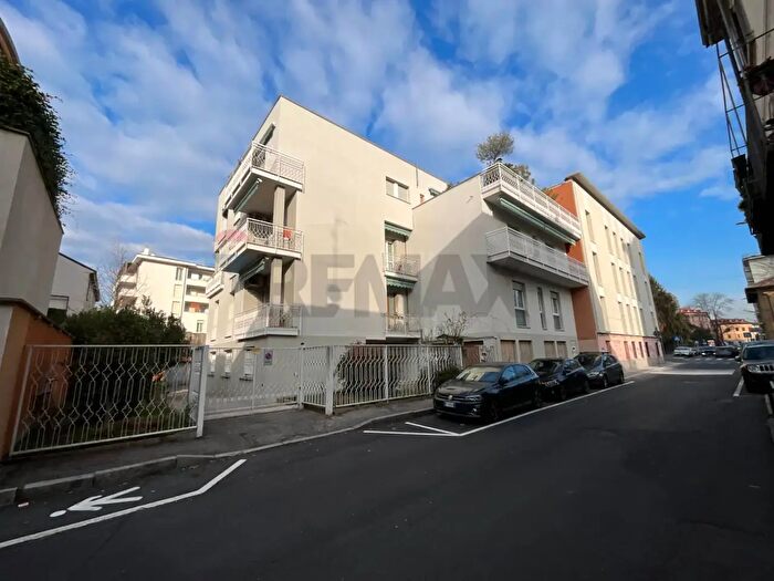 Appartamento monolocale in vendita in Via Enrico da Monza, Monza