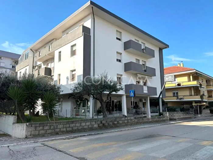 Appartamento trilocale in vendita in Via dei Conti Ricci, Vasto