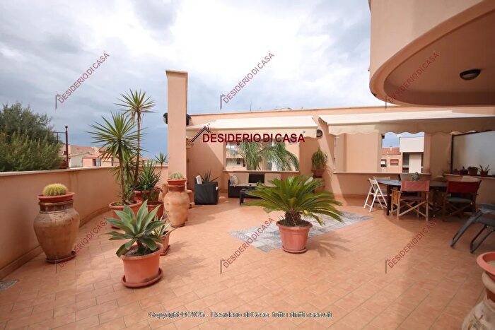 Appartamento trilocale in vendita in Cefalu