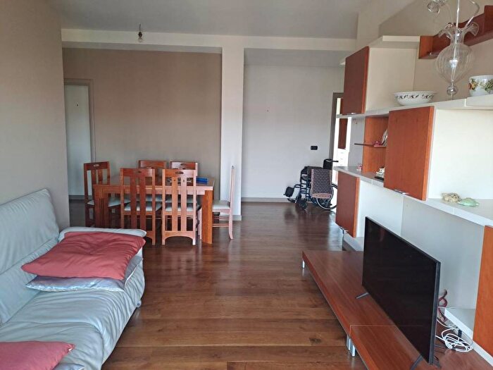 Appartamento trilocale in affitto in Via Beverora, Via Taverna Ospedale, Piacenza