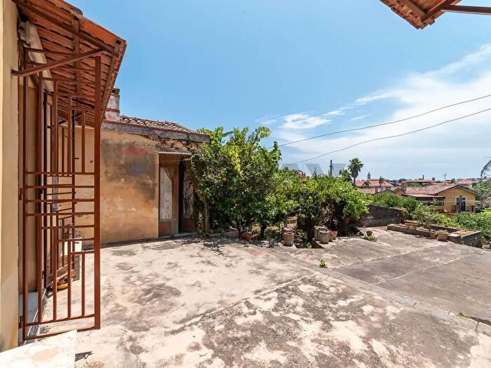 Casa con 5 locali in vendita in Via Mauri, Aci Bonaccorsi