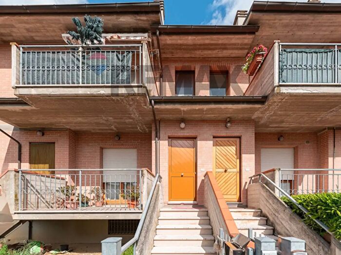 Appartamento con 9 locali in vendita in Via Aldo Moro, Castelplanio