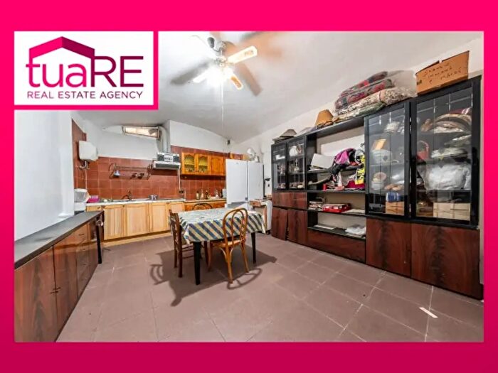 Appartamento con 6 locali in vendita in Viale Giulio Cesare, Roma