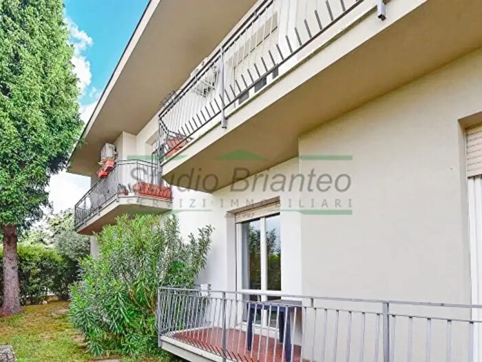 Appartamento trilocale in vendita in Via Giulio Pastore, Giussano