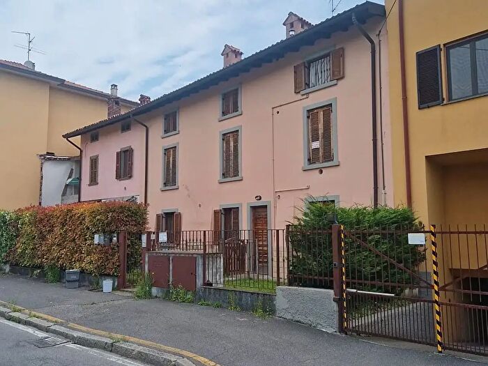 Appartamento bilocale in affitto in Via Monte Grappa, Urgnano
