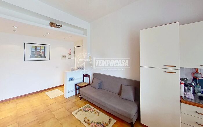 Appartamento bilocale in vendita in Via Cristoforo Colombo, Meda