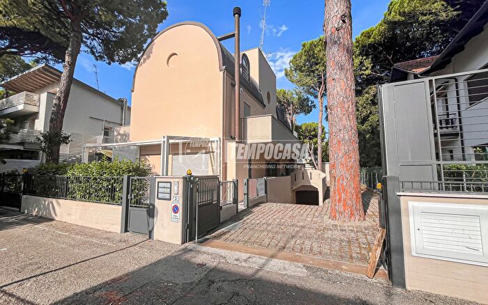 Appartamento quadrilocale in vendita in Viale Filippo Corridoni Milano Marittima a, Cervia